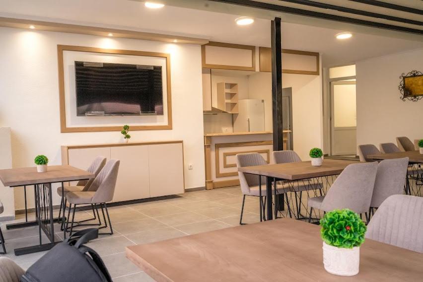 Fenix Gevgelija Acomodação com café da manhã Exterior foto