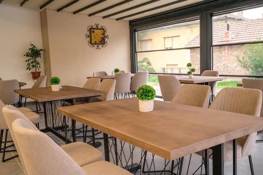 Fenix Gevgelija Acomodação com café da manhã Exterior foto